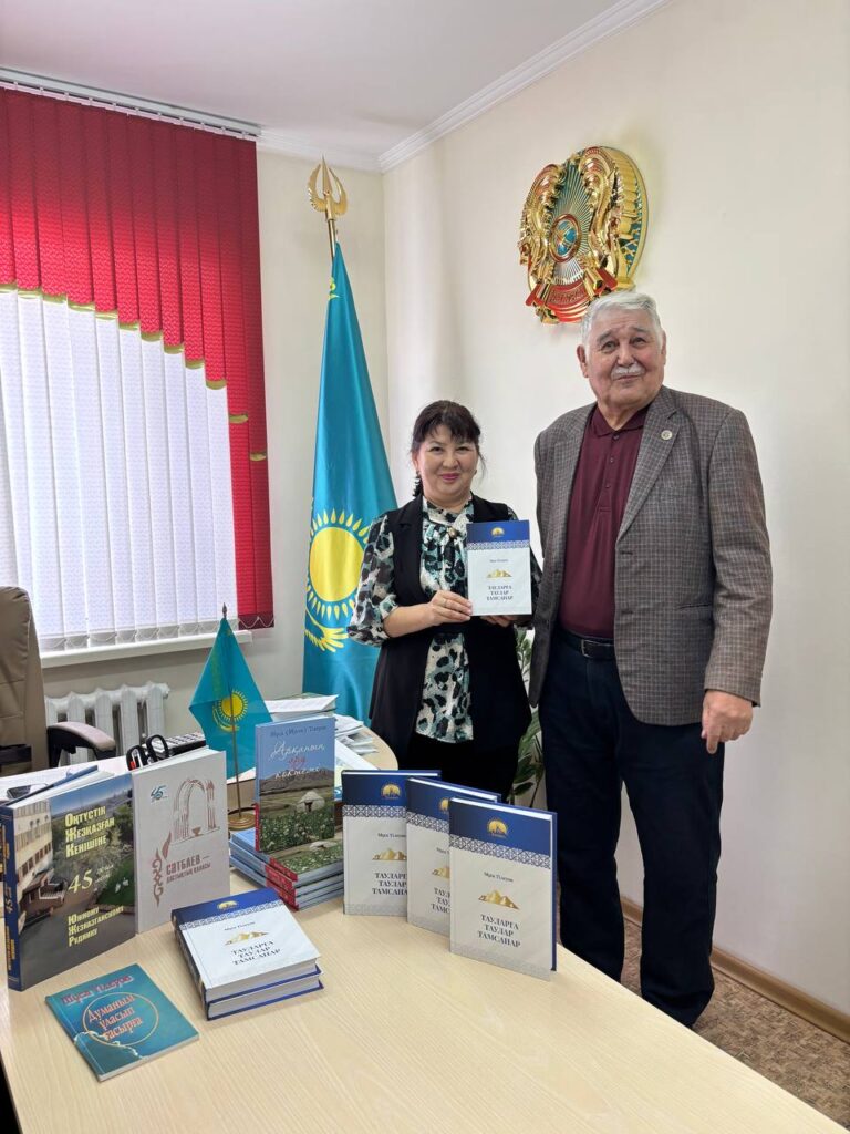 Ақын, кенші Мұса Тілеуов өз кітаптарын сыйға тартты